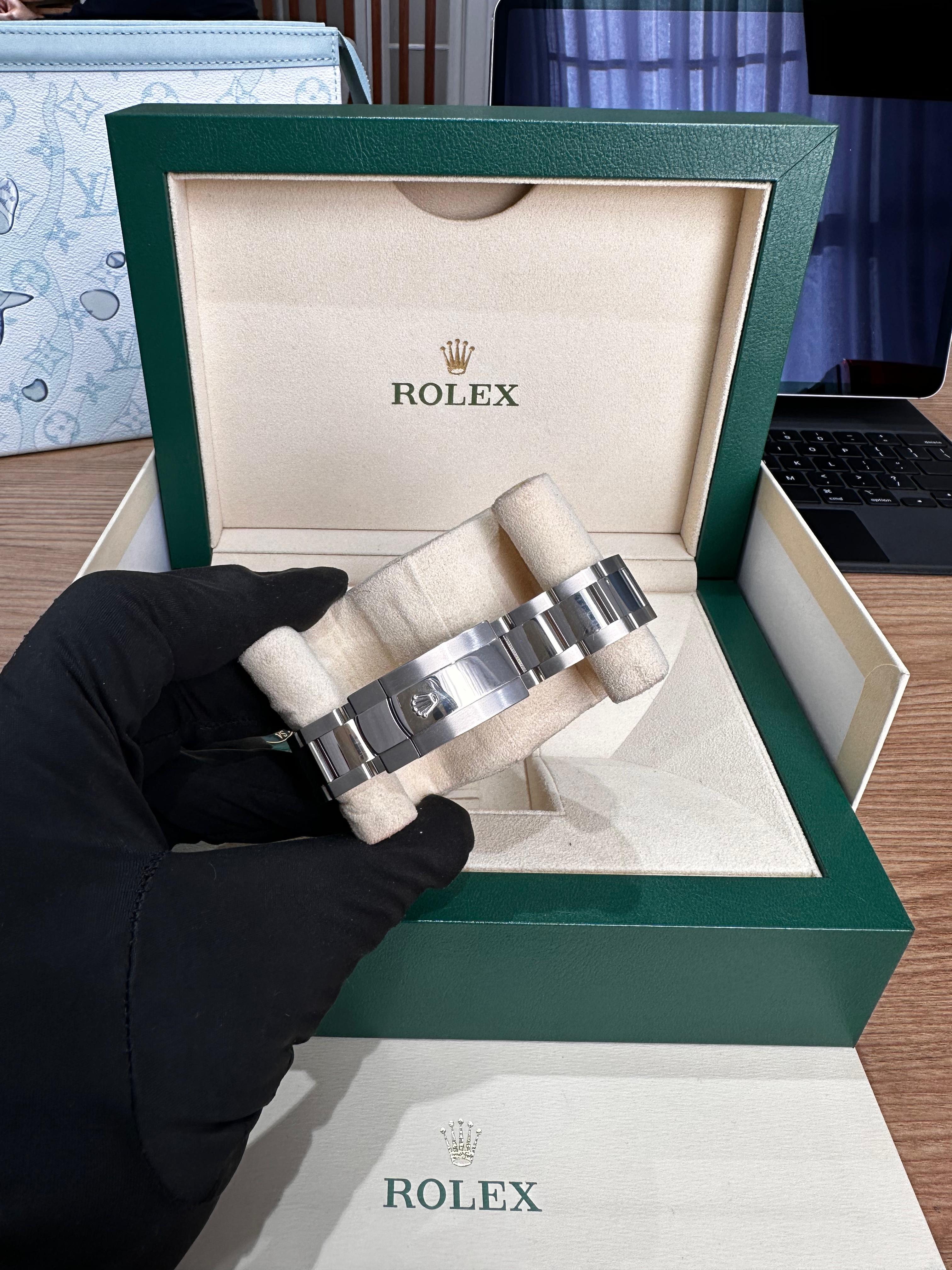 Rolex Datejust 41 Fluted Bezel Oyster Bracelet Blue Roman Azzuro Dial